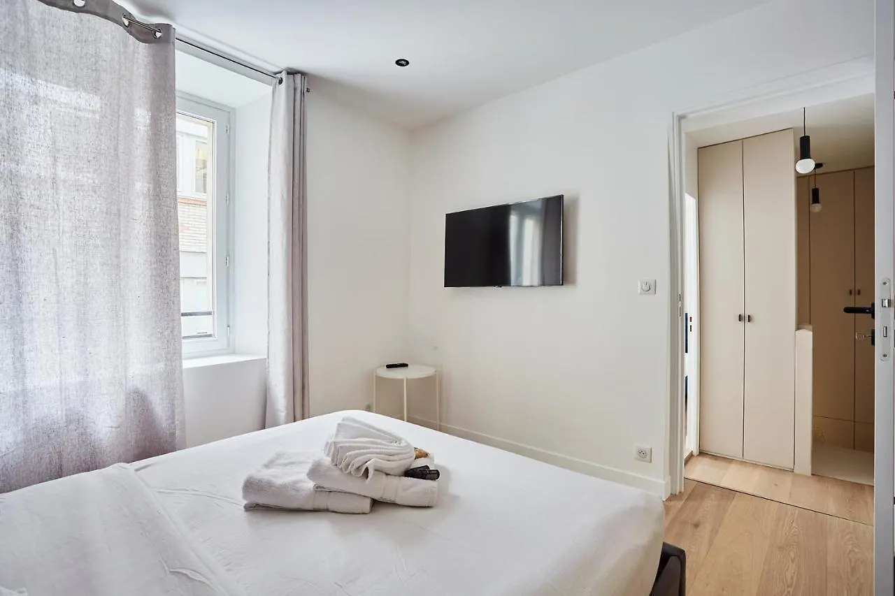 Apartment Louvre Museum By Studio Prestige Paris 0*,  France