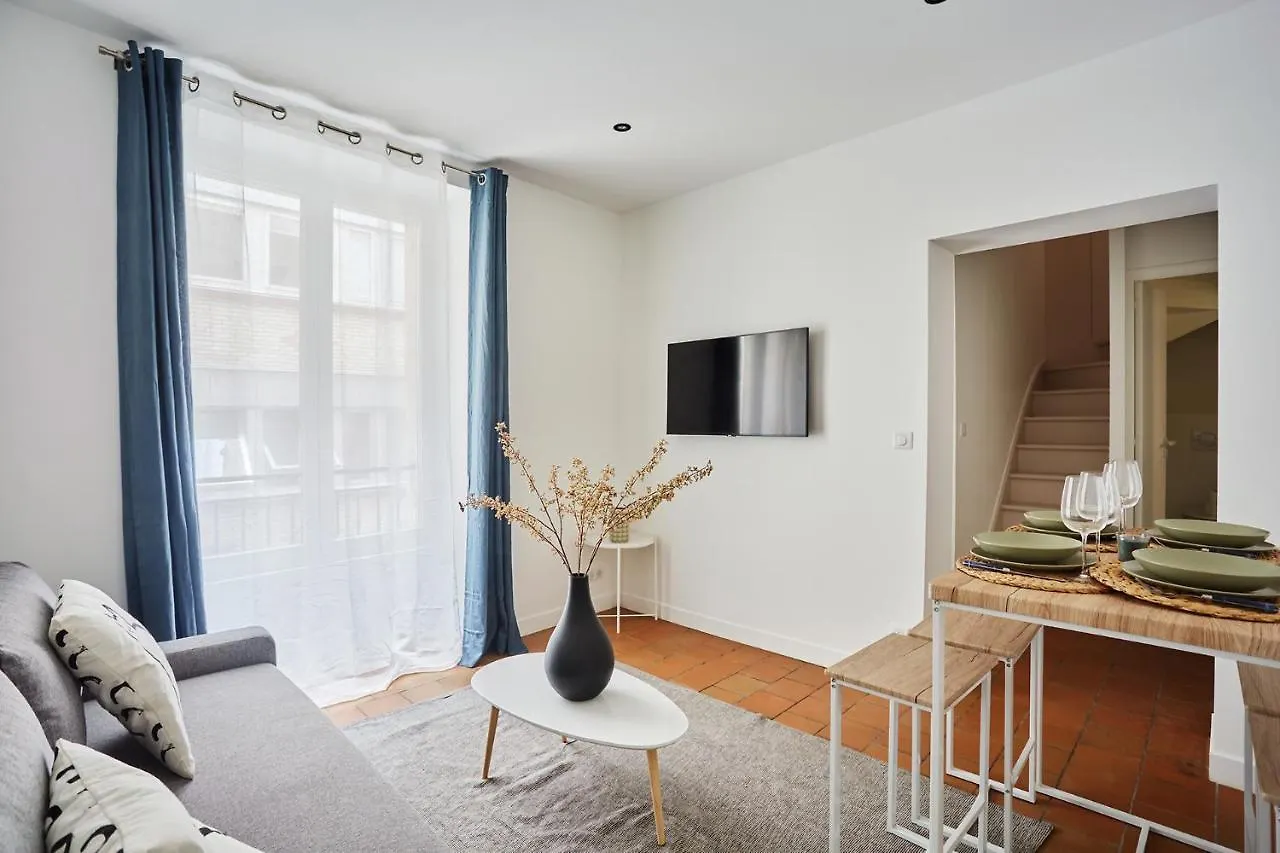 Apartment Louvre Museum By Studio Prestige París